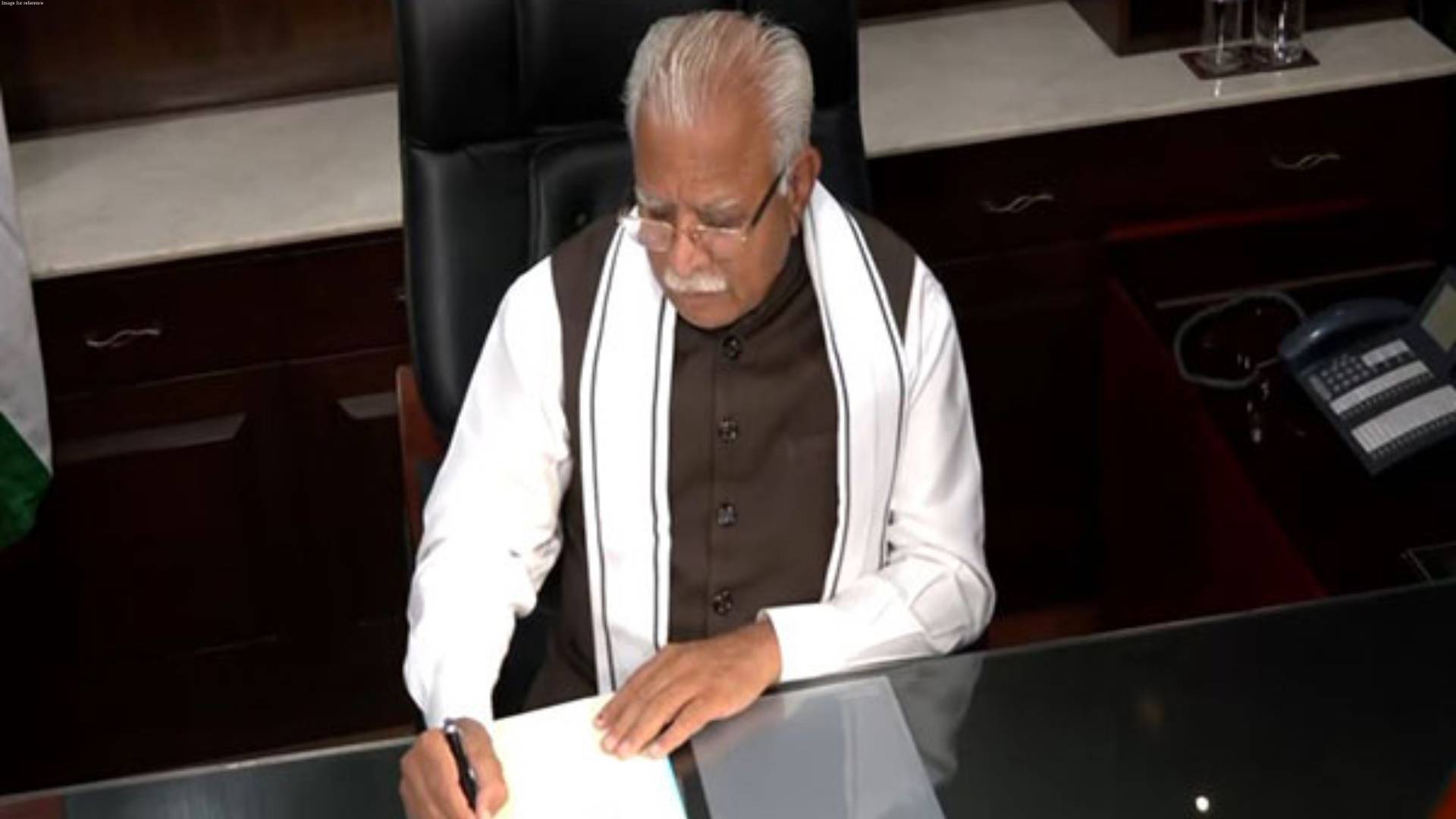 Manohar Lal Khattar takes charge as Power Minister